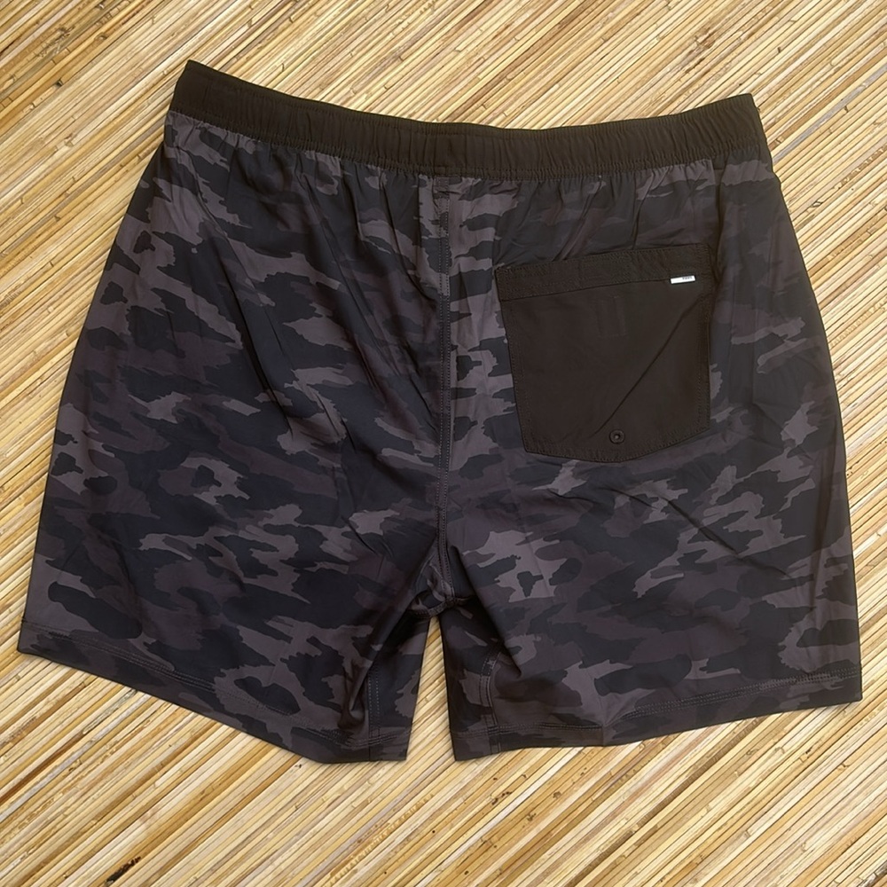Vuori Kore Black and Grey Camo Shorts 7" - Lined - Picture 9 of 9